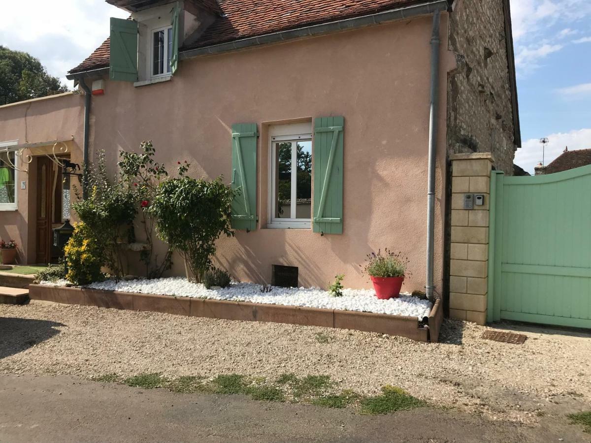 Maison D Helene Villy  Exterior photo