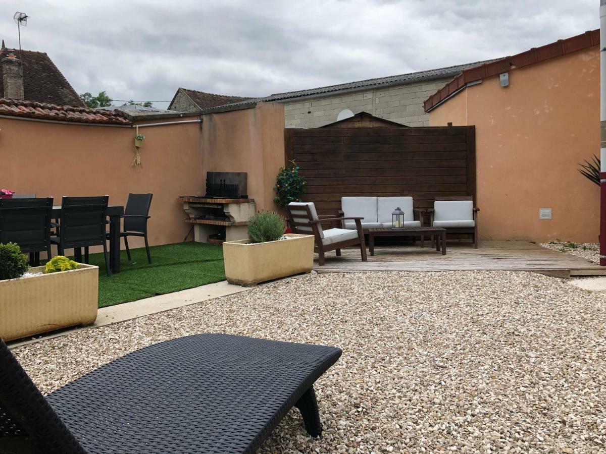 Maison D Helene Villy  Exterior photo
